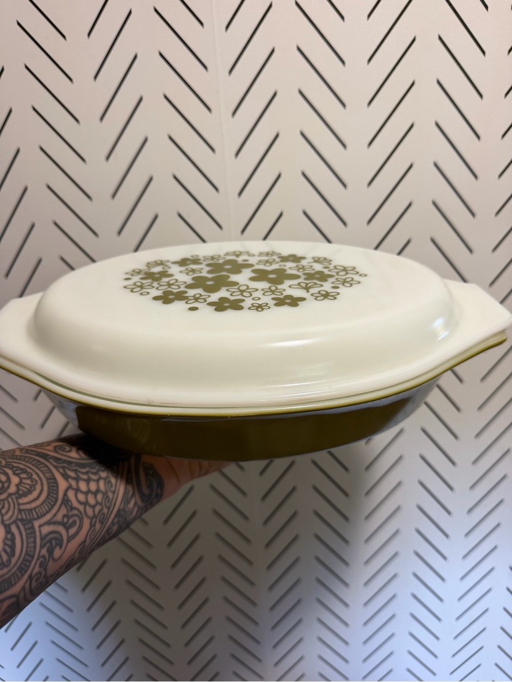 Pyrex crazy Daisy divided dish